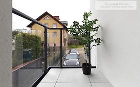 4 stars, Butterfly Apartments by SUMMERWINTER Wrocławska Orłowo Z 2 lub 1 sypialnią premium, parking, winda, rowerownia, driving golf